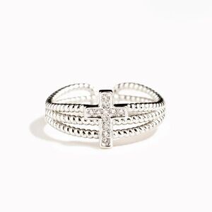 PRAY BIG WORRY SMALL TRIPLE BAND CROSS RING 💍 size 7. Brand new.